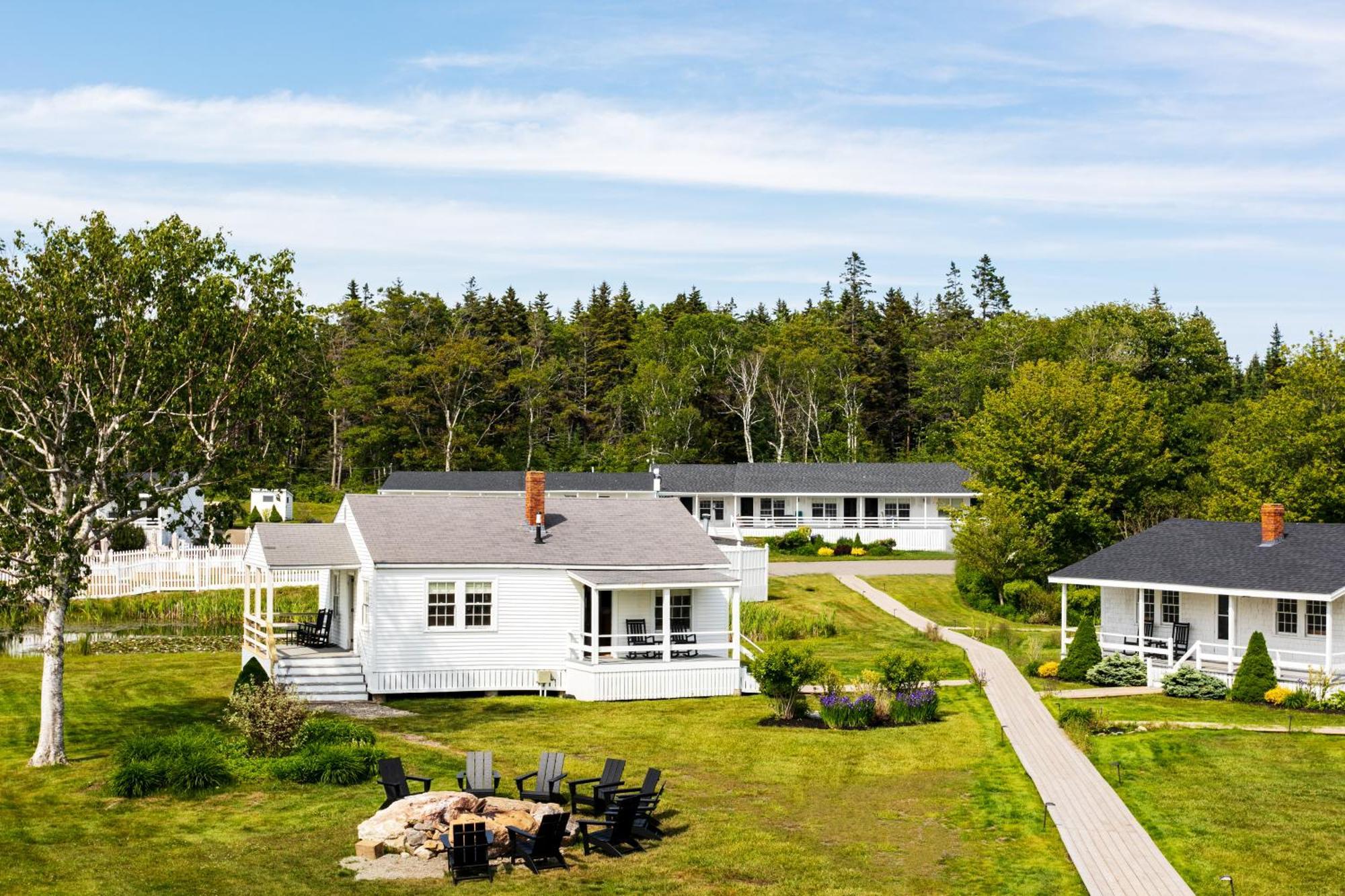 Bluebird Ocean Point Inn Exterior photo