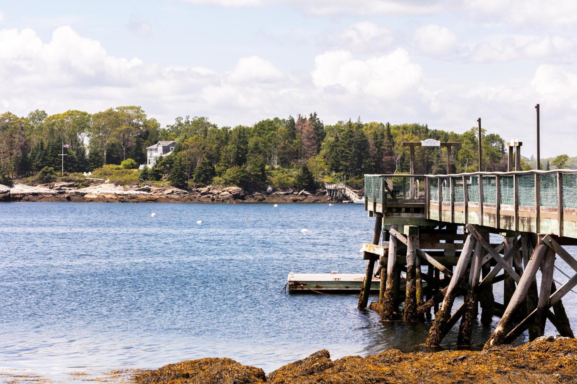 Bluebird Ocean Point Inn Exterior photo