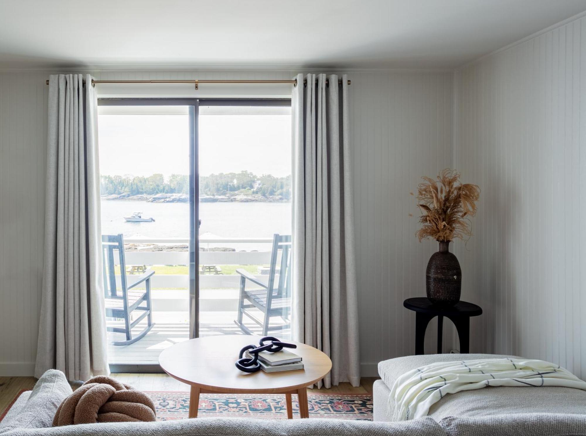Bluebird Ocean Point Inn Exterior photo